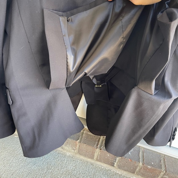 Man’s tux - Picture 4 of 11